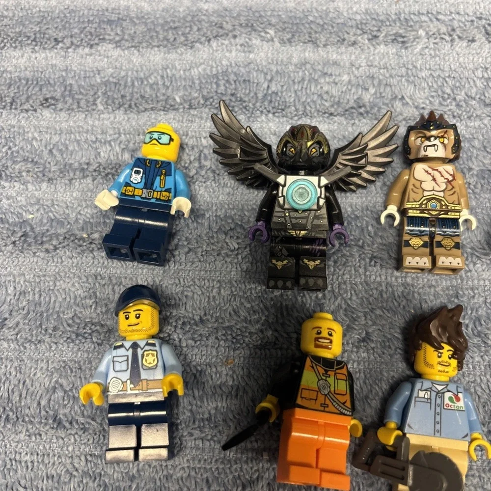 LEGO Collectible Minifigure Assortment‎ Bulk Lot of 25 needs parts